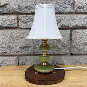 Elegant Vintage Italian Green Onyx Marble and Gold Table Lamp